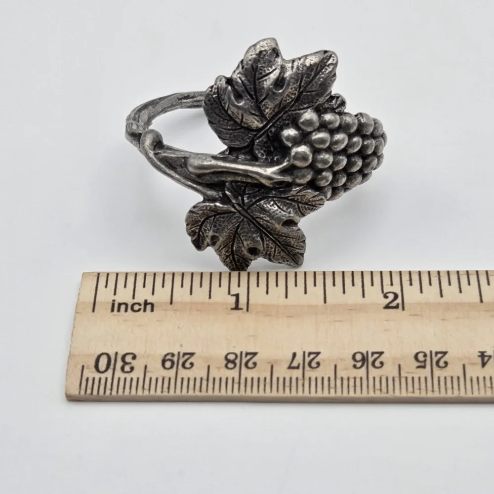 Set Of 6 Vintage Pewter Grape Cluster Napkin Rings Wine Dinner Rustic Winery